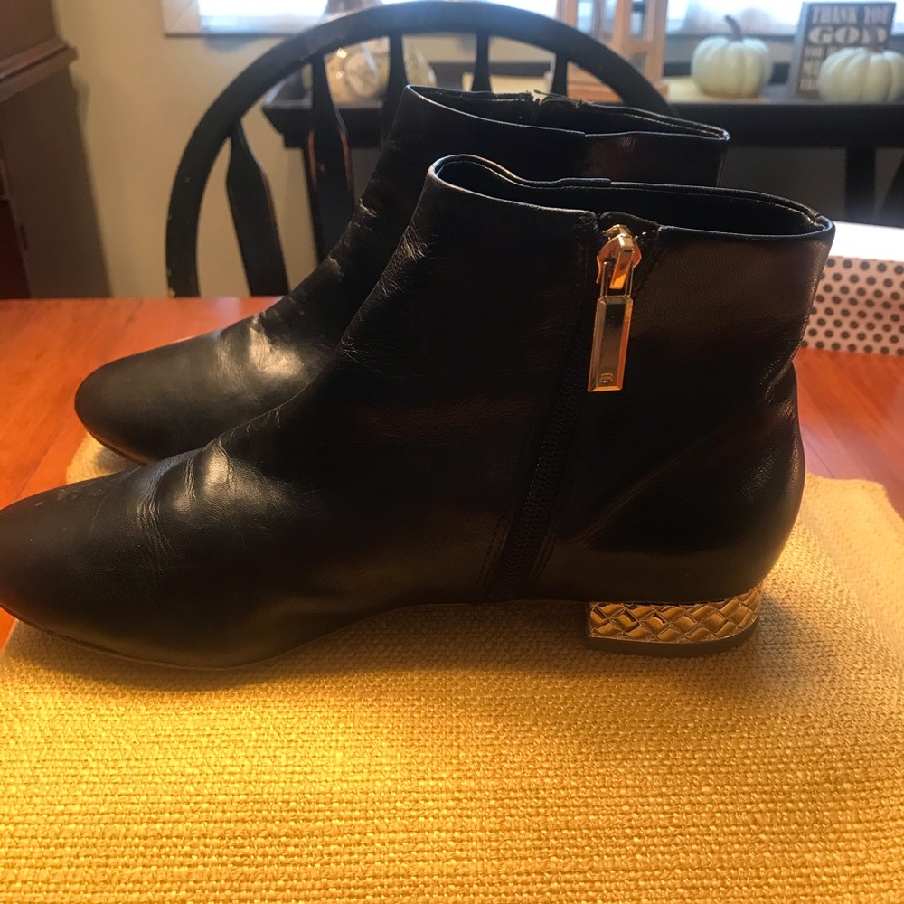 Black ankle boots with hold heel size 7